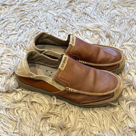 crocs Men's Walu Express Leather M Slip-On Loafer, Khaki/Walnut, 9 US - Picture 2 of 7